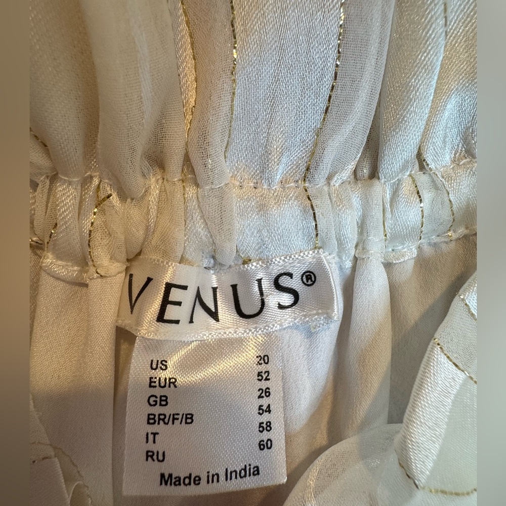 VENUS Elegant Off-Shoulder White Maxi Dress - Picture 11 of 16